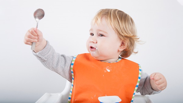 Cómo introducir el huevo en los bebés